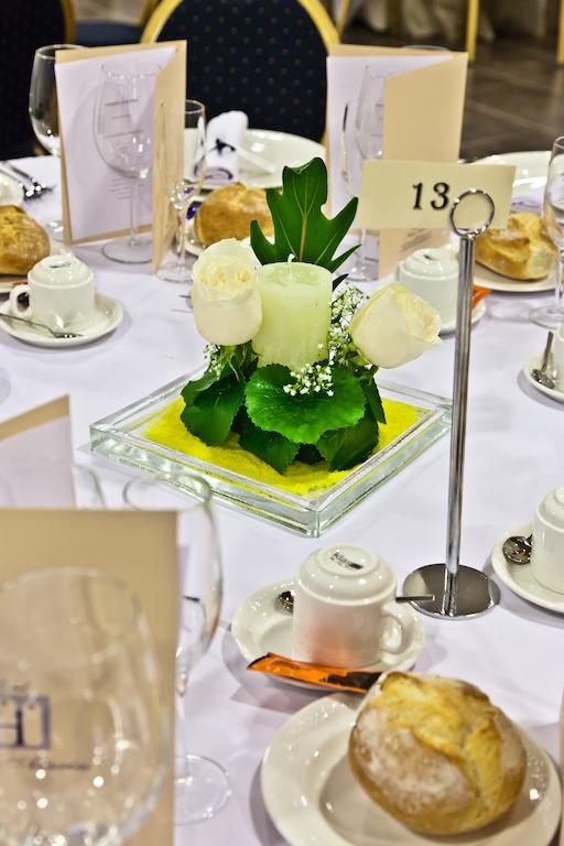 Hotel Palacio De Asturias Овиедо Екстериор снимка